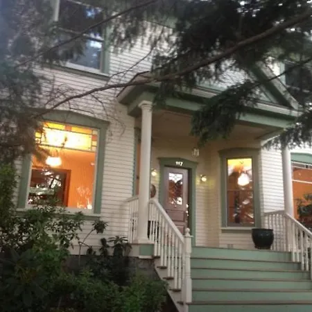Nightingales Inn-2